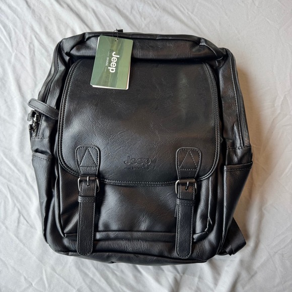 Jeep Buluo Black Backpack Bookbag Travel Bag with USB Charging Port New - Picture 1 of 3